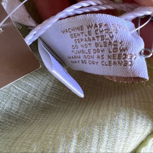 NWT- Chico’s Sheer Delight Emaline L/S Top In Soft Lime- Size 3 (XL) - Picture 10 of 14